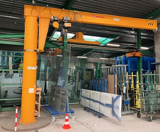 HAN-056 Colum crane 6 meter swing - 1250Kg