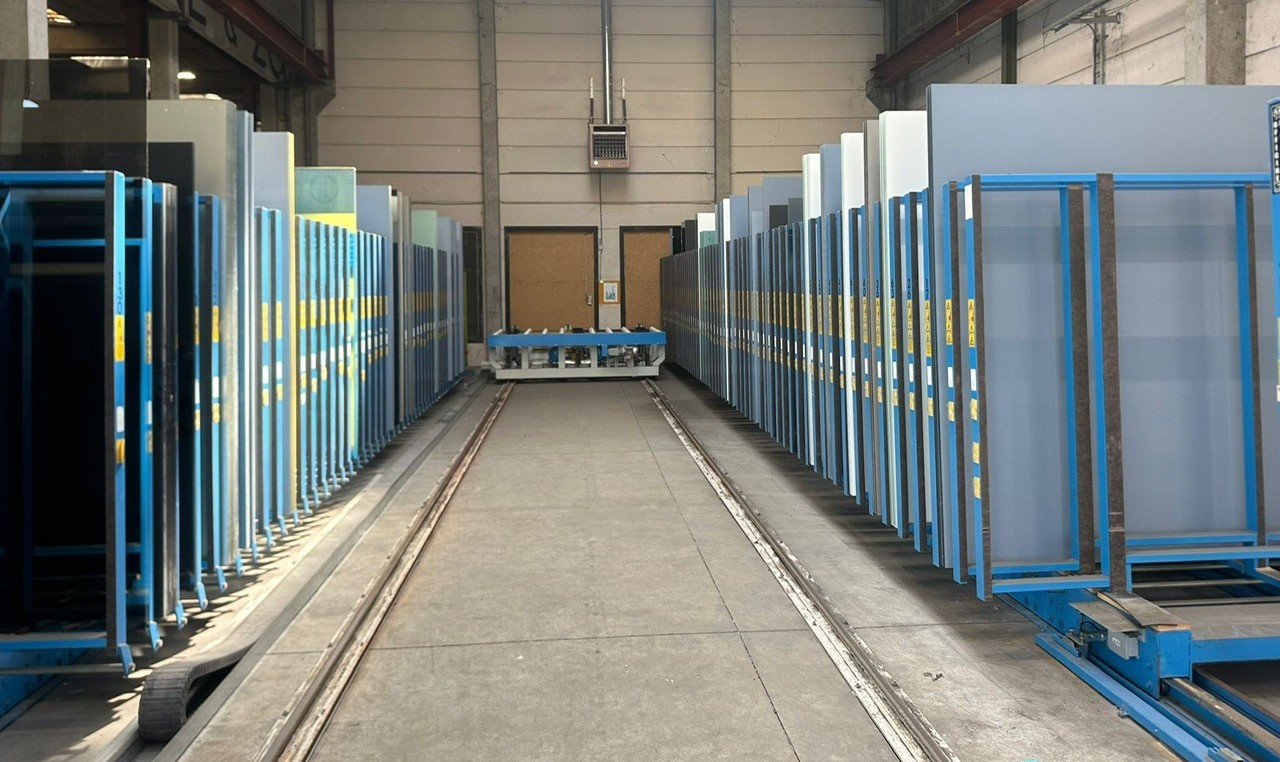 STO-037 Storage system for DLF -135 pos with shuttle and infeed table